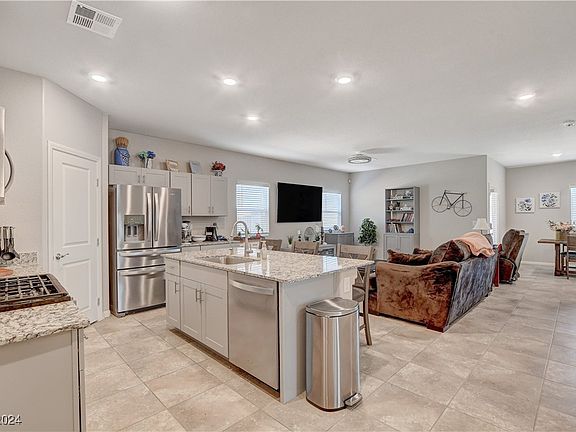 4th image of 7568 Blue Lotus Ave