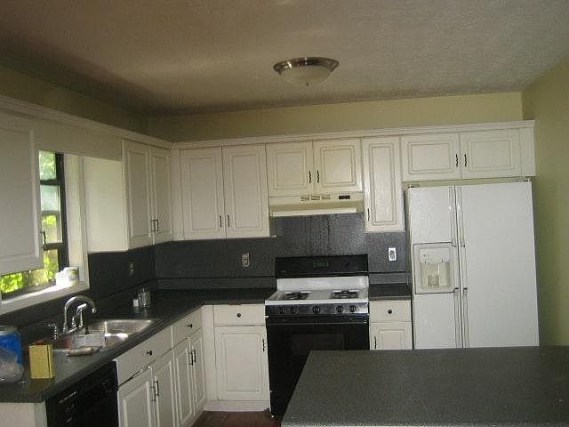 2nd image of 7638 Oakvale Dr