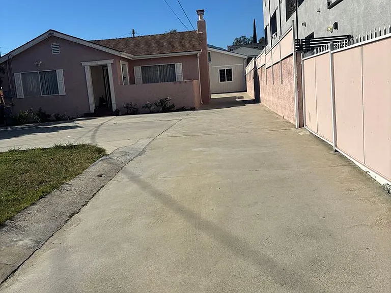 7347 Valmont St — Photo 10