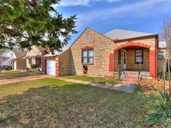 223 W Douglas Dr