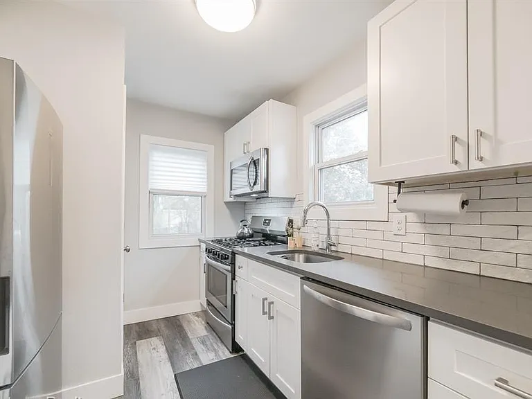 510 E Oakridge St — Photo 9