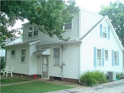 3rd image of 2704 E Gum St