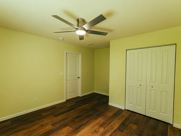 300 E Bacon St #2 — Photo 5