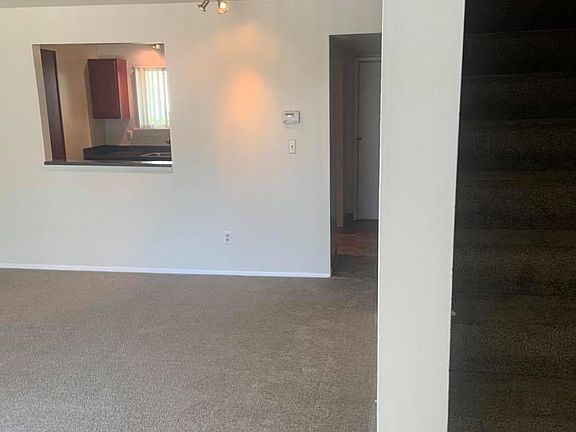 4th image of 3096 Chelsea Cir