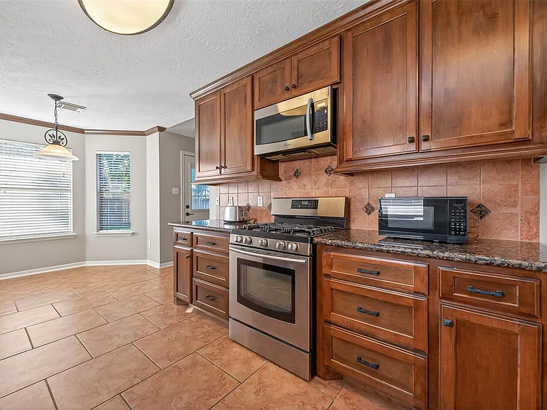 3719 Apple Hollow Ln — Photo 11