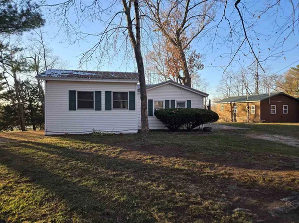 930 42nd St, New Boston, IL 61272