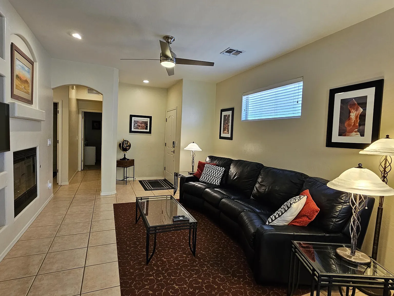 3 bed, 2.0 bath, 1273 sqft, $2,400 — Photo 4