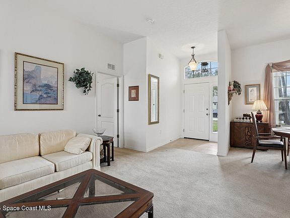 5th image of 4687 Alamanda Dr