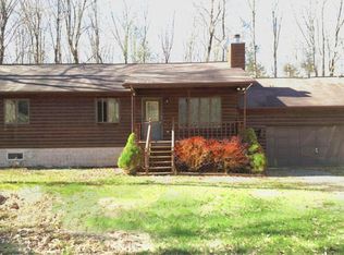 105 Maple Ln, Newfoundland, PA 18445