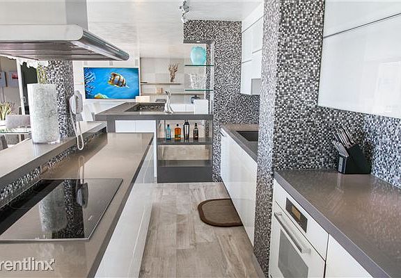 201Ocean706B10