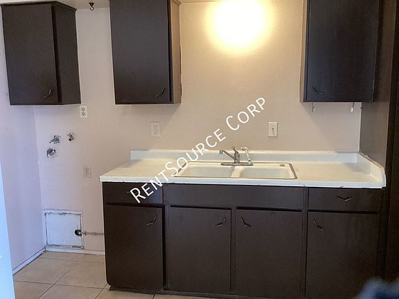 4th image of 235 W Grace St APT B