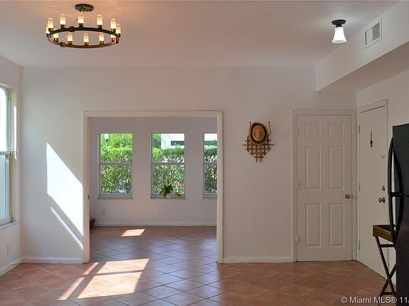 4th image of 4215 Sheridan Ave APT 2