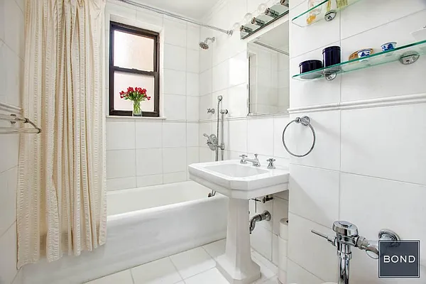 Sold by Bond New York | media 13