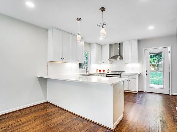 3rd image of 9531 Peninsula Dr