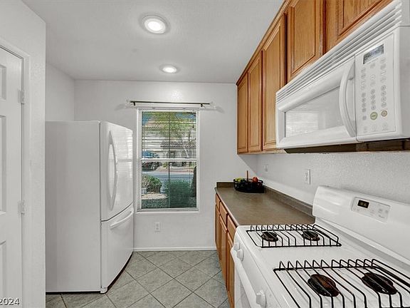 5th image of 11932 Jersey Lilly St