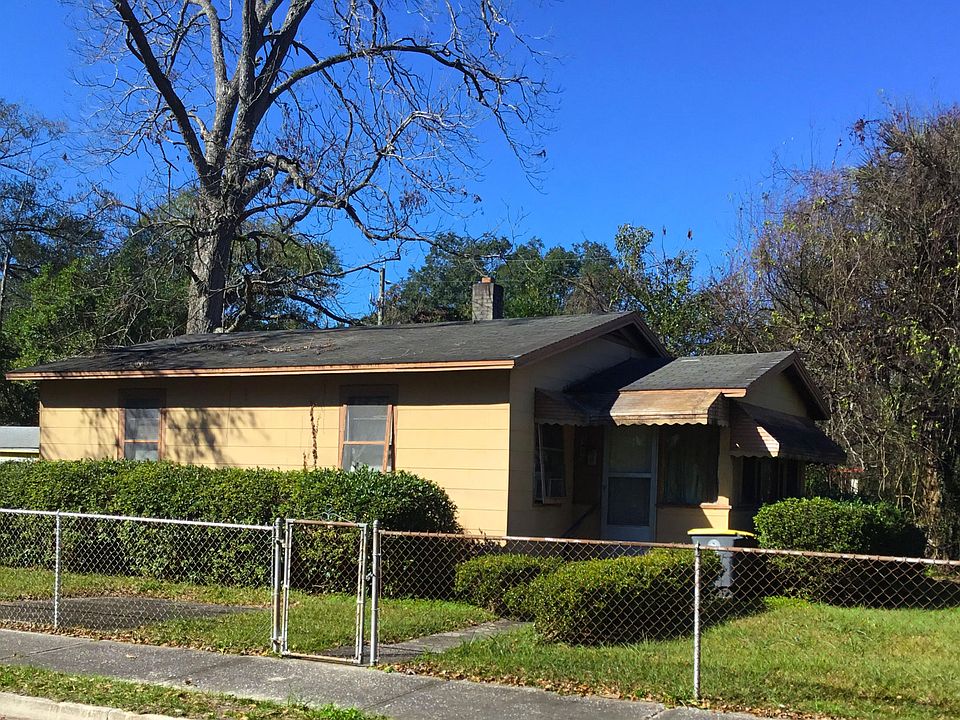 2nd image of 1435 Royal Court Ln