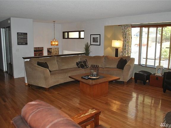 4th image of 18267 11th Ave NE