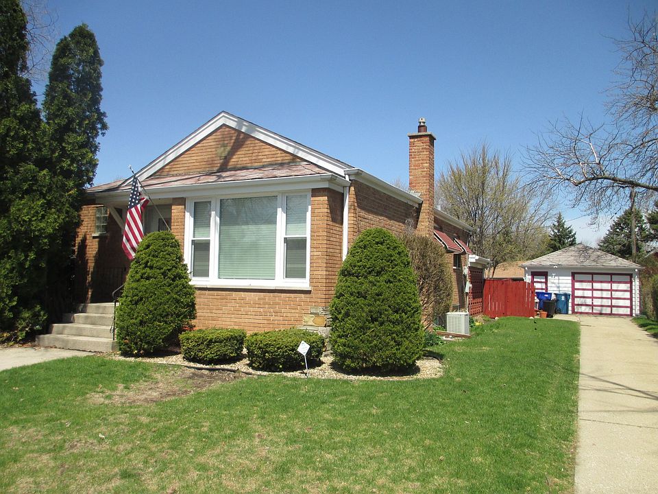 1st image of 706 E 156th St