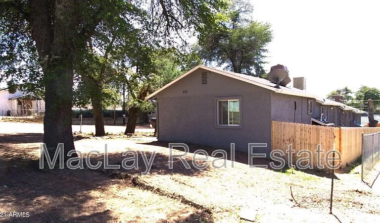 513 W Frontier St #4 — Photo 2