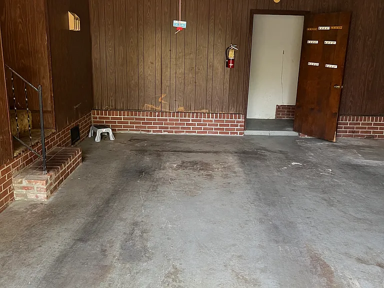 801 S Walker St — Photo 18