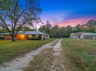 242 Magnolia Dr, Onalaska, TX 77360