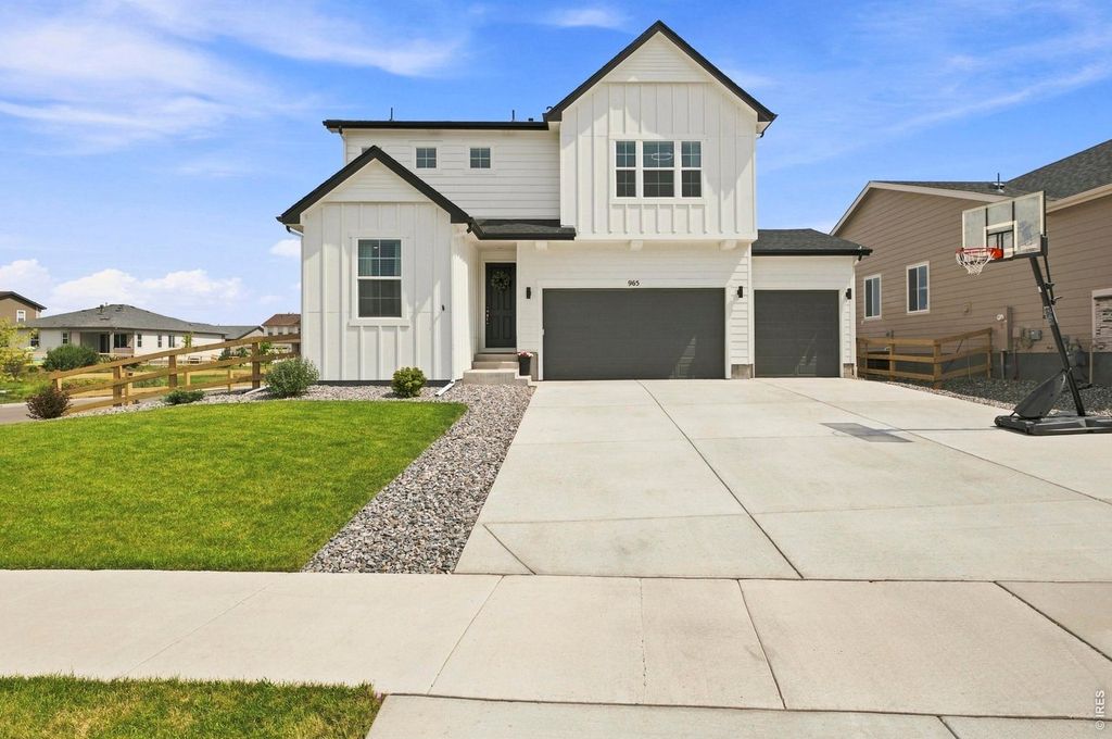 965 Sandhills St