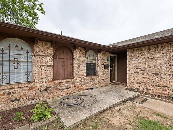 3rd image of 1036 Larkspur Rd