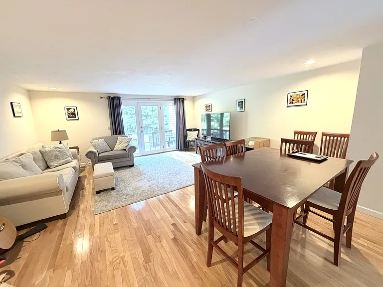 131 Bellwood Cir #131 — Photo 6