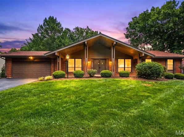 1538 Woodroyal West Dr, Chesterfield, MO 63017