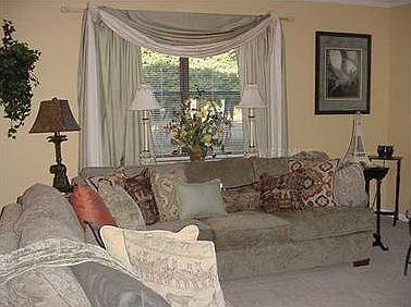 3rd image of 1070 Medinah Way