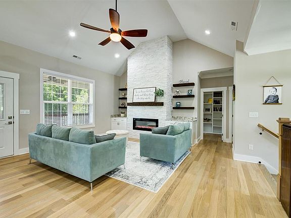 3rd image of 8713 Glen Echo Dr