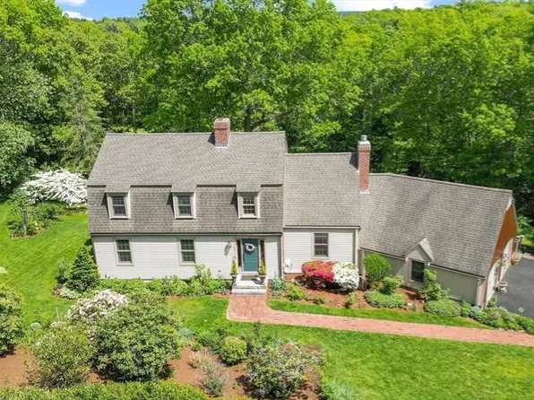 26 Cooke Rd, Plymouth, MA 02360