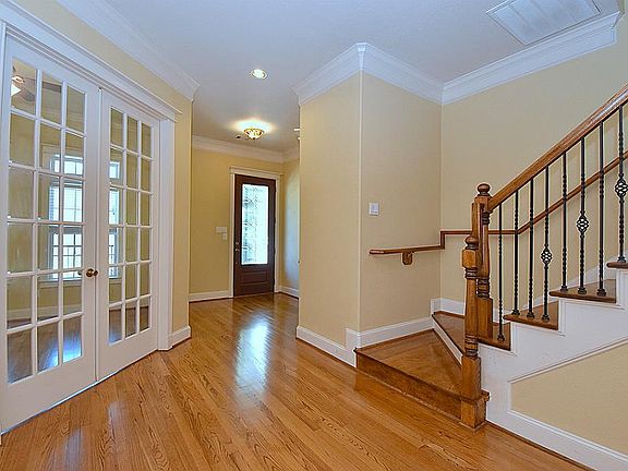 5th image of 1013 Herkimer St