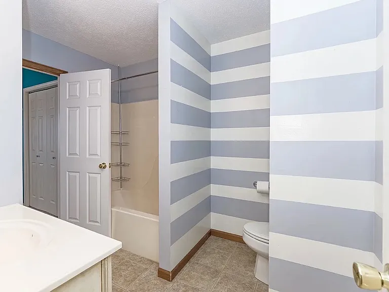 1 Parkshores Dr — Photo 17