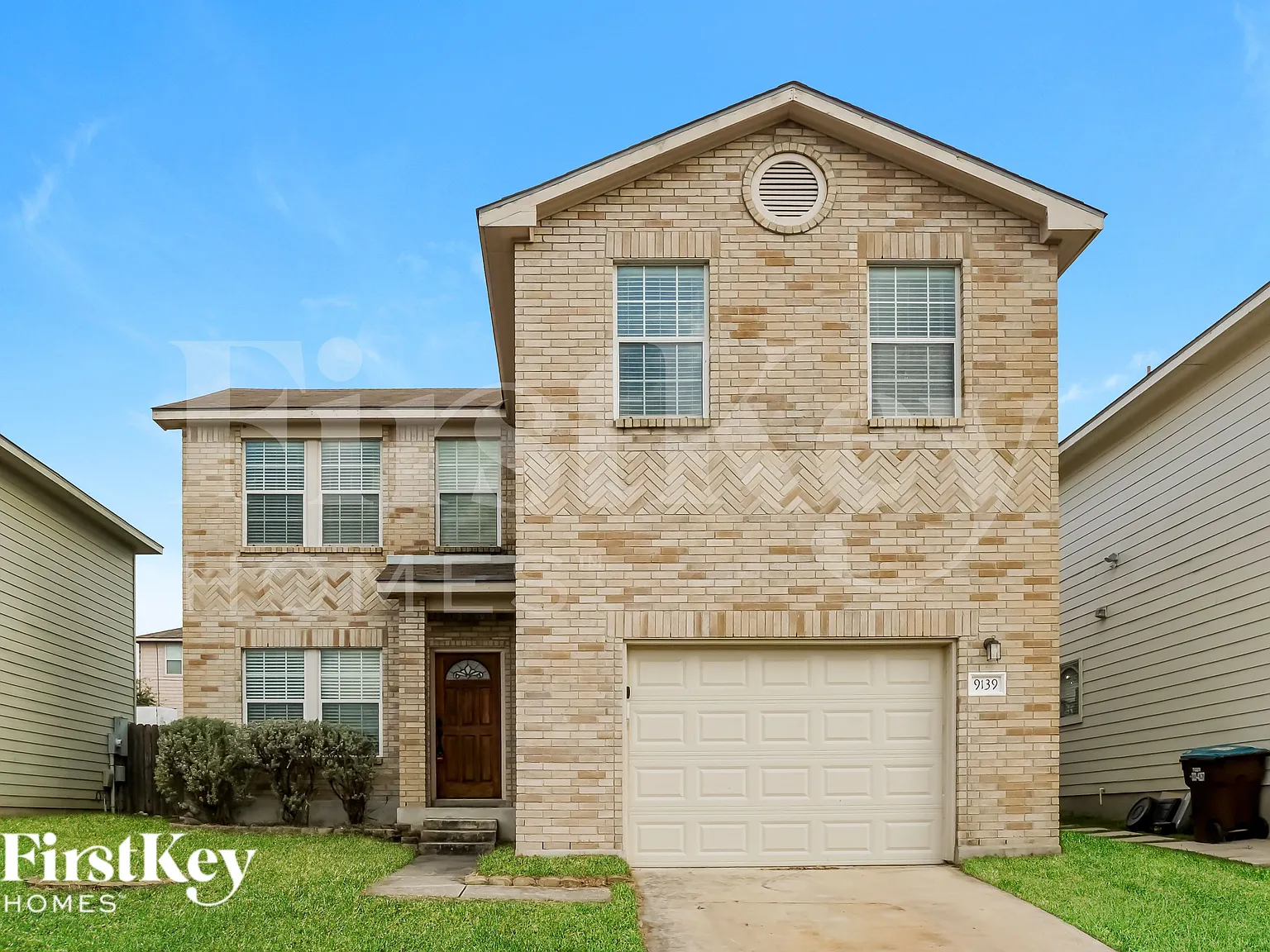 4 bed, 2.5 bath, 1637 sqft, $1,740 — Photo 1
