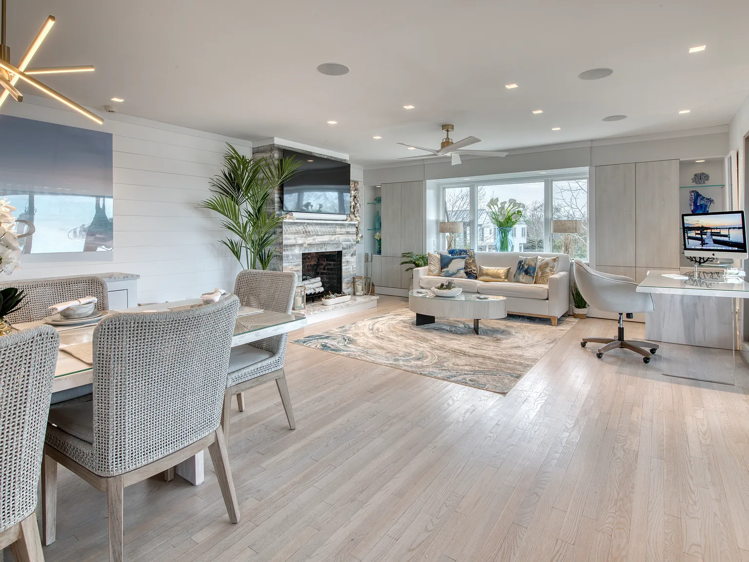 Waterfront Village Penthouse Townhome with 2 Large Decks — Photo 4