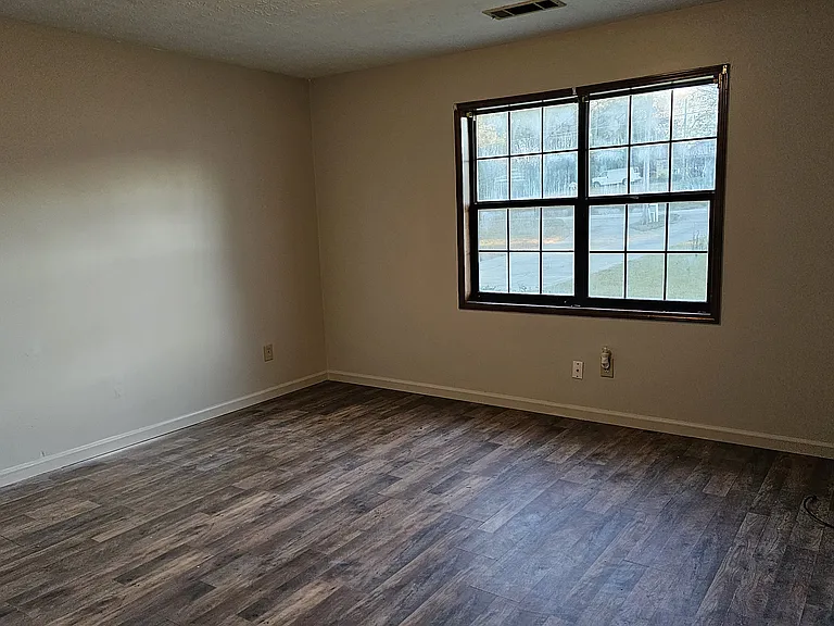 2835 Springdale Rd #B — Photo 13