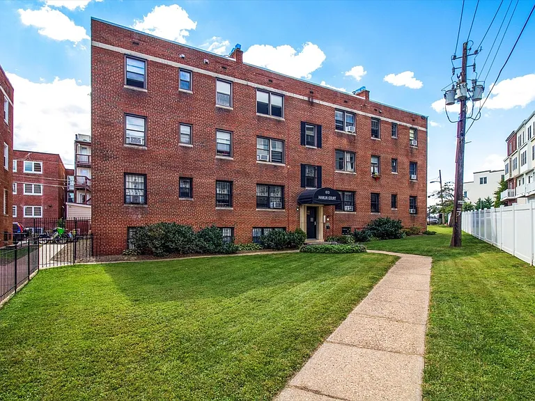 613 Hamlin St NE #2 — Photo 26