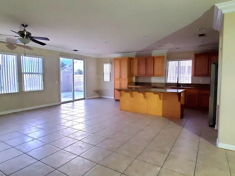82787 Matthau Dr #82787 — Photo 8