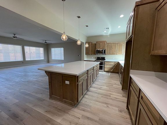 3rd image of 14797 E 47th Dr