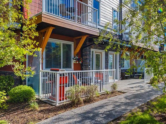 2nd image of 111 N Rainbow Falls Gate #17