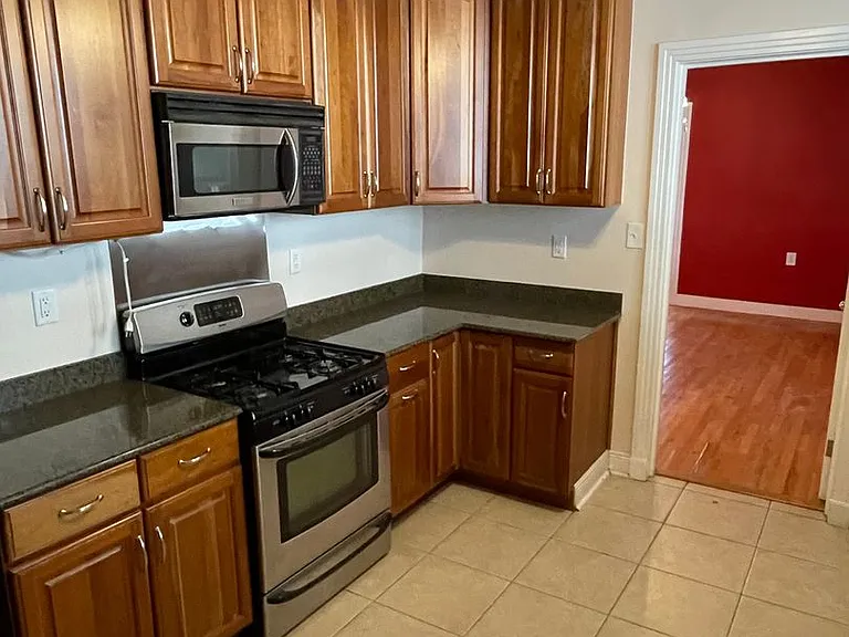 4609-4611 Claiborne Ct #4609 — Photo 9