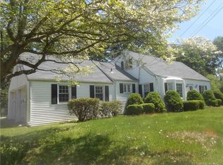 1 Parsell Ln, Westport, CT 06880