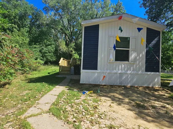 3700 28th St Space 200, Sioux City, IA 51105