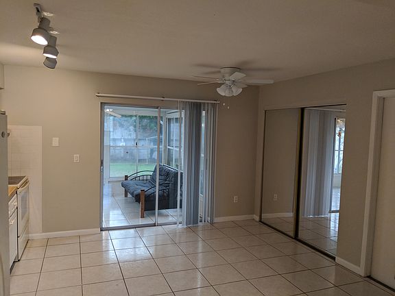 5th image of 117 Coral Bell Ct