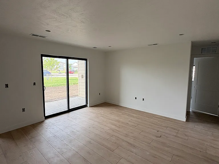 1612 Darling Dr #2 — Photo 5