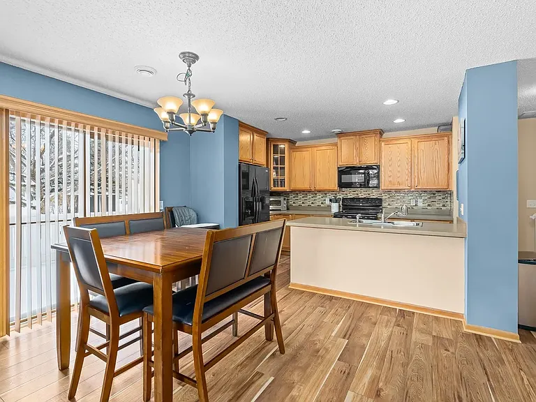 10864 Kingsfield Ln — Photo 7
