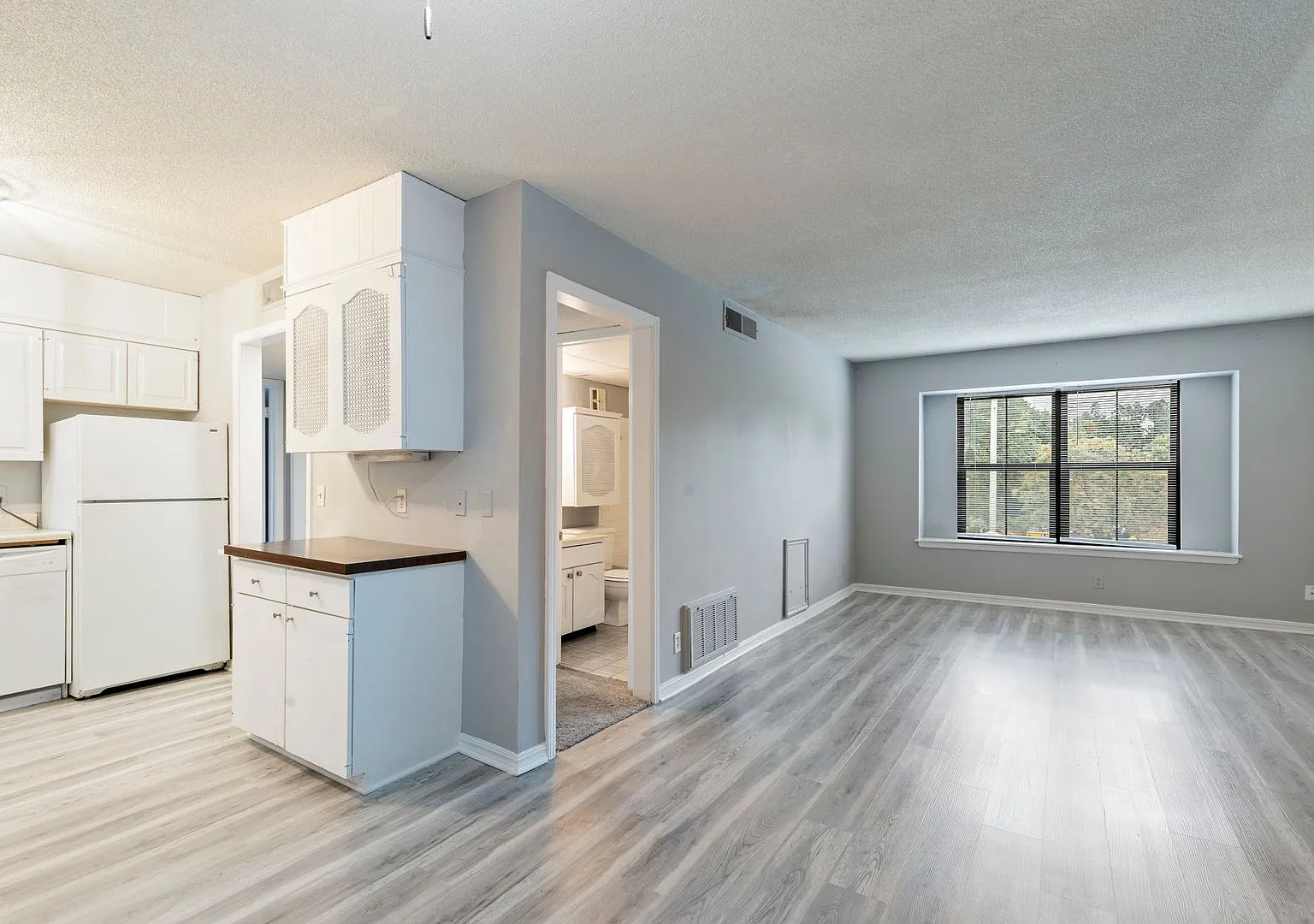 Woodward Park Apartments — Photo 2