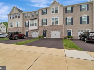 326 Pin Oak Ln, Perkasie, PA 18944