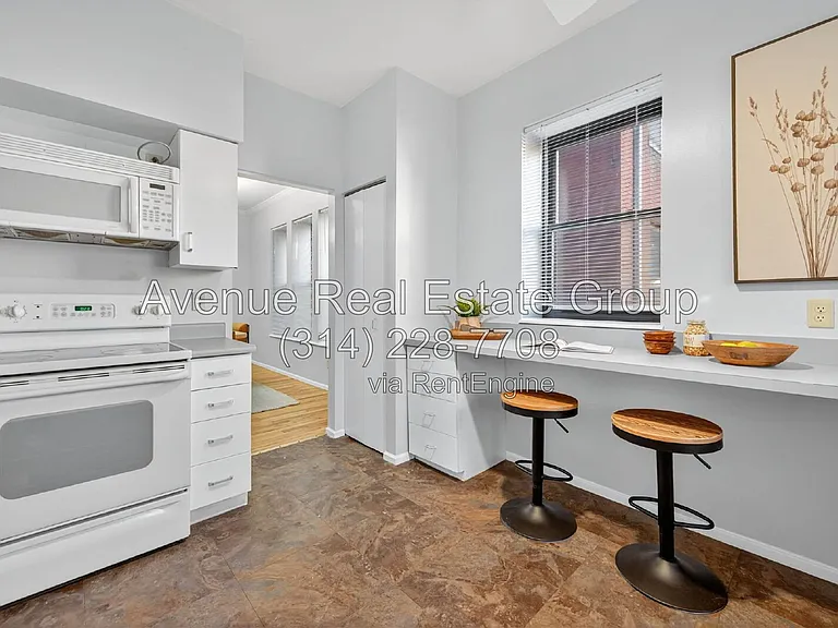5559 Pershing Ave #1F — Photo 21